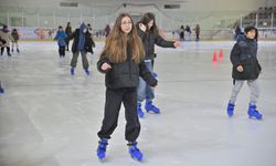 Manisa Büyükşehir'den öğrencilere karne hediyesi