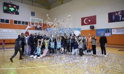 Çeşme'de voleybol turnuvası heyecanı