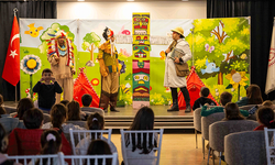 Bornova’da yarıyıl tatili tiyatroyla şenlendi