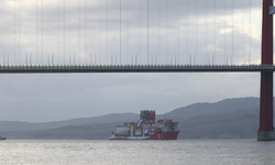 Derin deniz sondaj gemisi "Yıldırım" Çanakkale Boğazı'ndan geçti