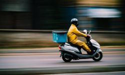 Kuryelerin sürücü belgesinde yaş sınırı 69'a yükseltildi