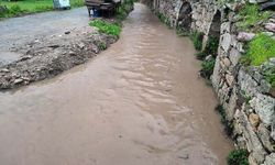 Foça'yı sel vurdu!