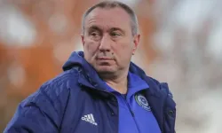 "Komutan Stoilov"dan maç sonu mesajlar: Futbolda asla para kazanmaz, oyuncular kazanır!