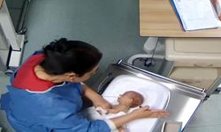 5 günlük bebeğe şiddet uygulayan hemşire teslim oldu