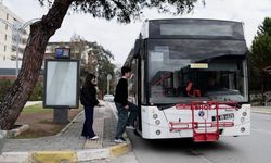 Balçova Belediyesi’nden üniversiteye hazırlanan gençlere ulaşım desteği