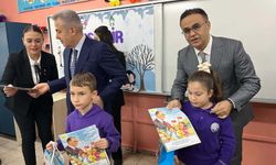 İzmir'de öğrencilerin karne heyecanı!