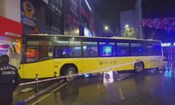 İETT otobüsü binaya çarptı: 6 yaralı