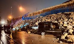 İstinat duvarı çöktü: 6 araç hasar aldı
