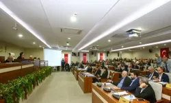 Başkan Kınay ile meclis üyeleri arasında komisyon krizi: Karabağlar'da kördüğüm!