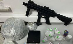 İzmir'de firari operasyonu: 3 kişi yakalandı