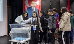 Konak’ın Çocuk Meclisi’nde seçim heyecanı