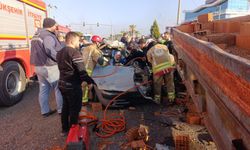 Traktör ile otomobil çarpıştı... Manisa'da korkunç kaza!