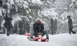 Manisa Demirci'de yüksek kesimlerde kar keyfi