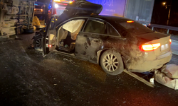 Minibüs ile otomobil otoyolda çarpıştı: 1 ölü, 3 yaralı