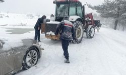 Sakarya'da yoğun kar: Mahsur kalan 15 araç kurtarıldı