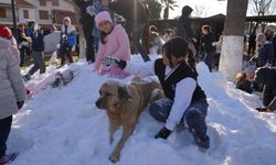 Ürkmez’de yarıyıl tatiline kar sürprizi