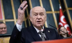 "Türk bayrağı Türk milletidir, herkes aklını başına alsın"