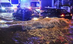 İzmir'de etkili sağanak yağış!