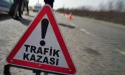 İzmir'de kaza: Devrilen otomobildeki 2 kişi yaralandı