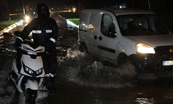 İzmir'de etkili sağanak yağış!