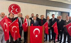 İzmir’den bayrak provokasyonuna sert tepki: Fitneye izin vermeyeceğiz!