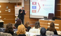 Bornova’da muhtarlara akademik destek