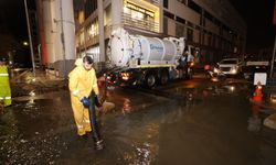 İzmir'de teyakkuz: Deniz 85 santimetre yükseldi!
