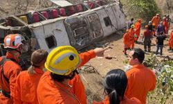 Brezilya'da otobüs devrildi: 16 ölü