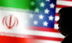 Trump'tan İran'la müzakereler sürerken 'ikinci uçak gemisi' tehdidi