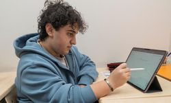 İzmirli öğrencilere yapay zekâ destekli matematik