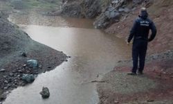 Su dolu çukura düşen çocuk can verdi: Acı son!