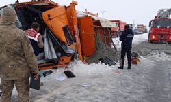 İki kişi hayatını kaybetti: Kar küremesi feci bitti!