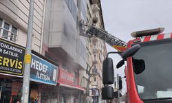 Kütahya'da mağaza yangını!