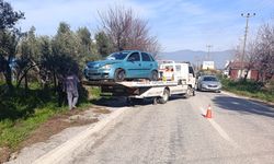 İzmir'de iki otomobil çarpıştı: 1 yaralı!