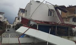 Aydın'ı fırtına vurdu: Çatılar uçtu!