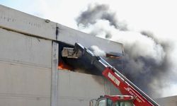 İnşaat malzemeleri deposunda yangın