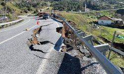 Aydın'da toprak kayması: Kara yolu kısmen çöktü