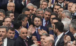 Meclis'te gerginlik... Yeni bakanlar gecikmeli yemin etti!