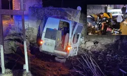 Tarım işçilerini taşıyan minibüs, duvara çarptı: 2’si ağır, 14 yaralı