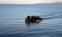 Çeşme açıklarında 39 düzensiz göçmen yakalandı