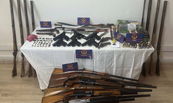 Evden cephanelik çıktı!