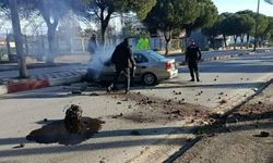 Manisa'da feci kaza: Otomobil ağaca çarptı