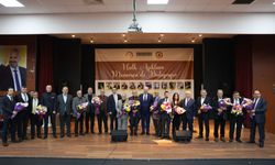 Menemen'de halk aşıkları geçidi!