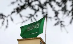 Riyad semalarında duman görüldü: Diplomatik bölgede güvenlik uyarısı