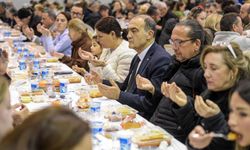 Büyükşehir'in iftar sofrası Foça'da kuruldu!