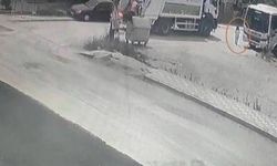 Feci ölüm... Çöp kamyonetinin altında kalan çocuk hayatını kaybetti