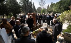 İzmirli usta gazeteci mezarı başında anıldı