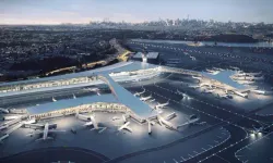 Pistte akılalmaz kaza: Yolcu uçağı ile itfaiye aracı çarpıştı!