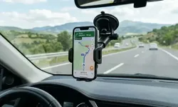 Araç içinde telefon tutucu ve koku yasaklandı mı?