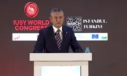 Özel'den Uşak Belediyesi'ne yönelik operasyona ilk tepki: Dimdik ayaktayız!